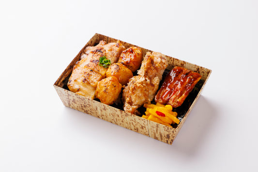 江戸前　穴子と鳥づくし本枯れぶし弁当（上）